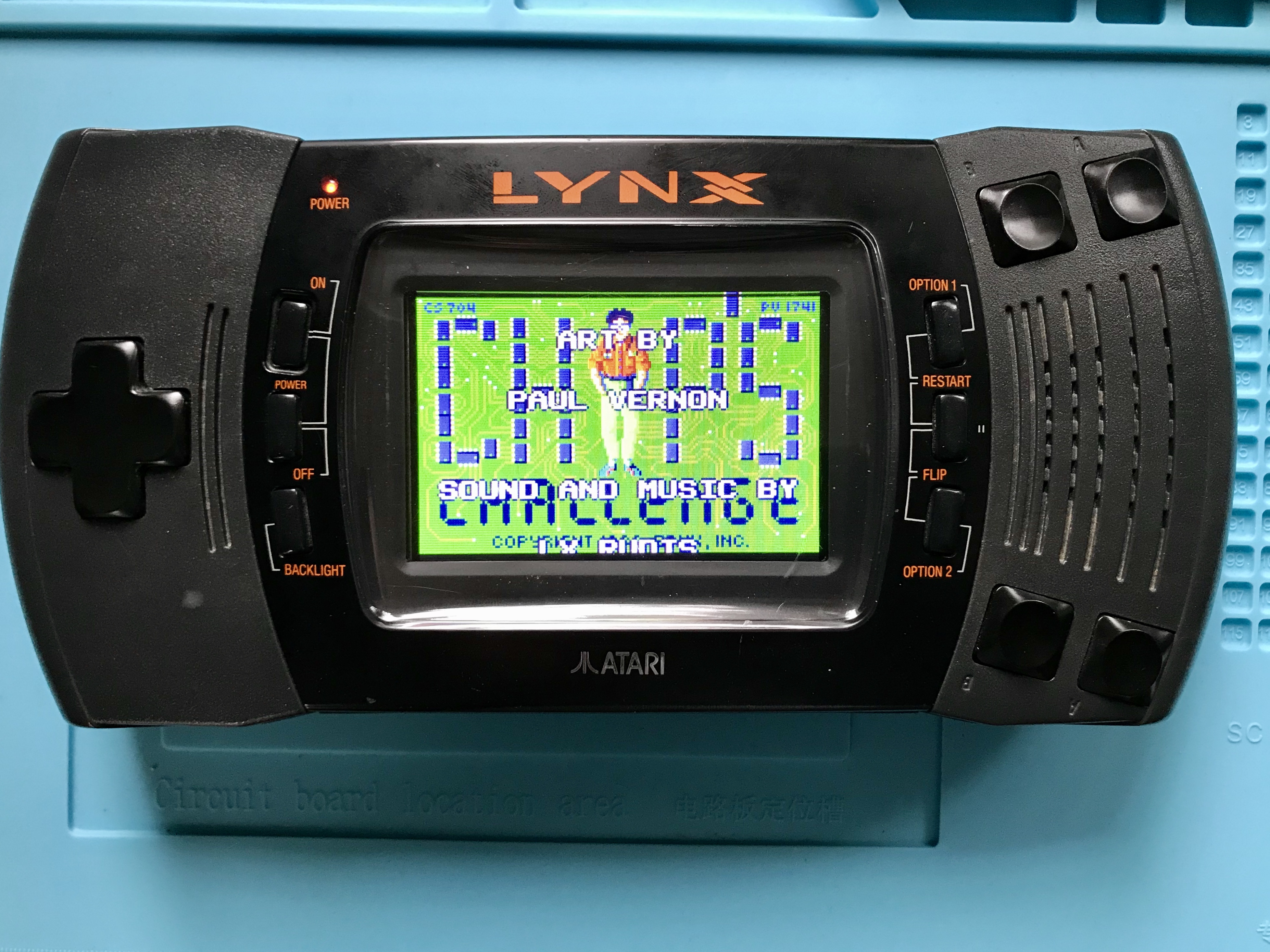 Atari Lynx II with BennVenn aftermarket LCD