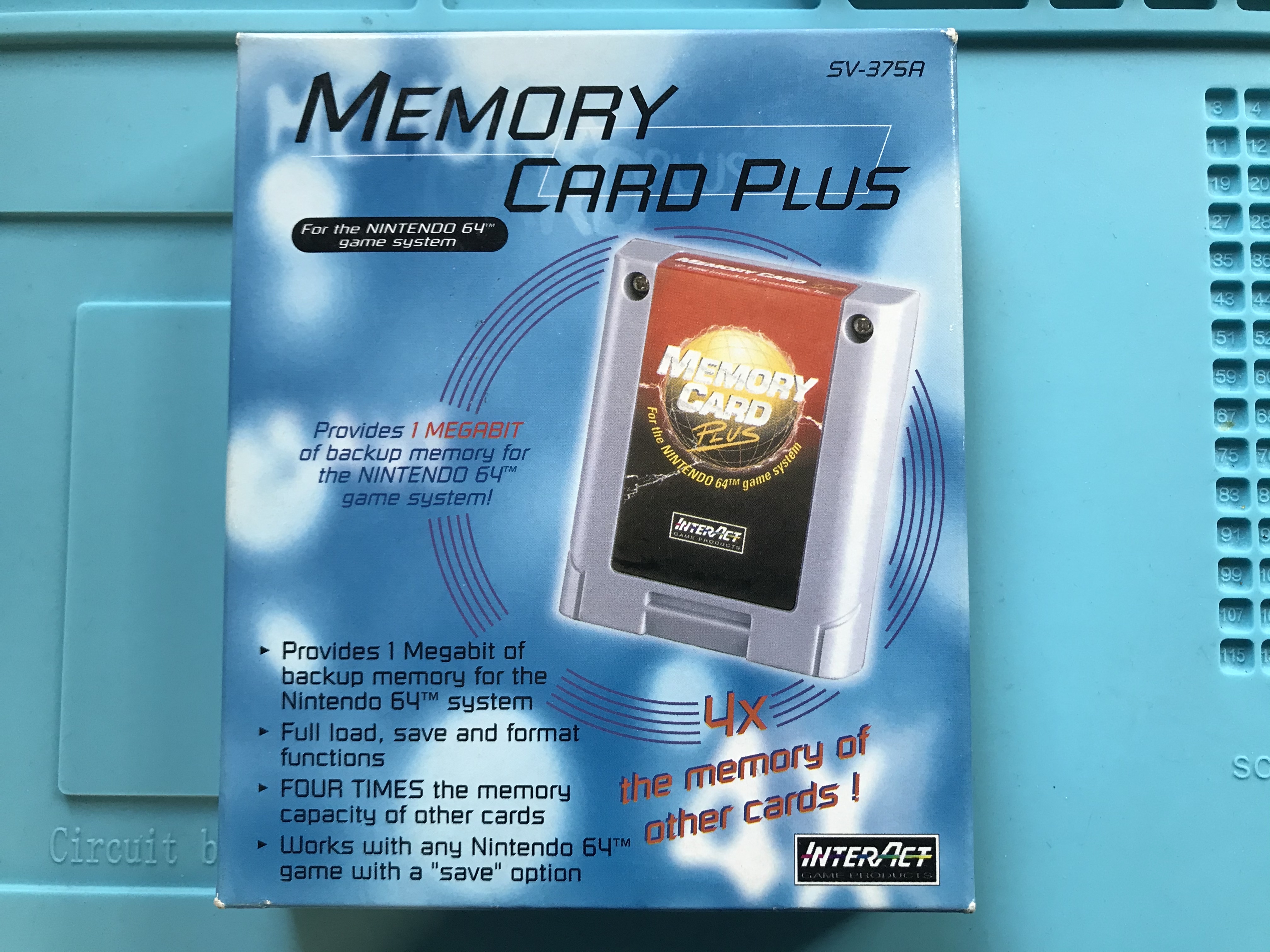 Front of third-party Nintendo 64 memory card box