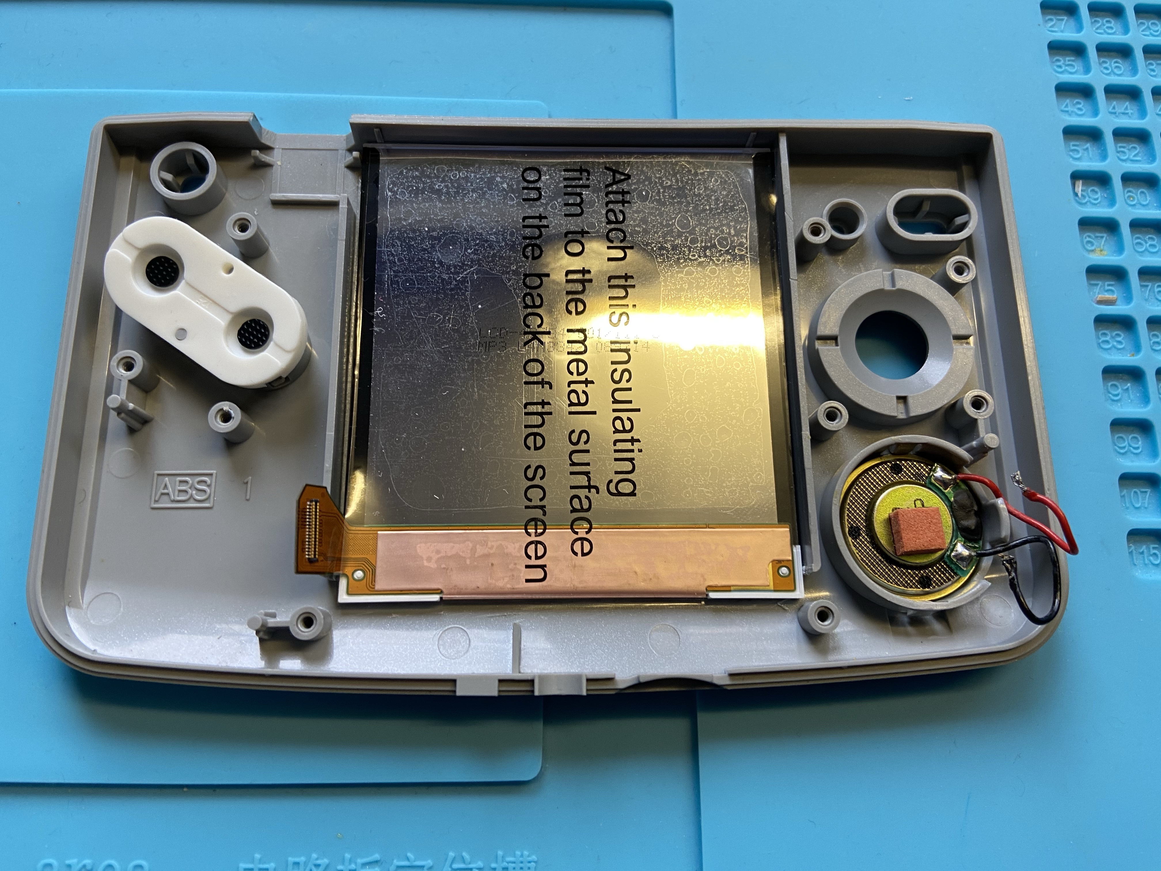 Installing aftermarket Neo Geo Pocket Color backlit screen kit