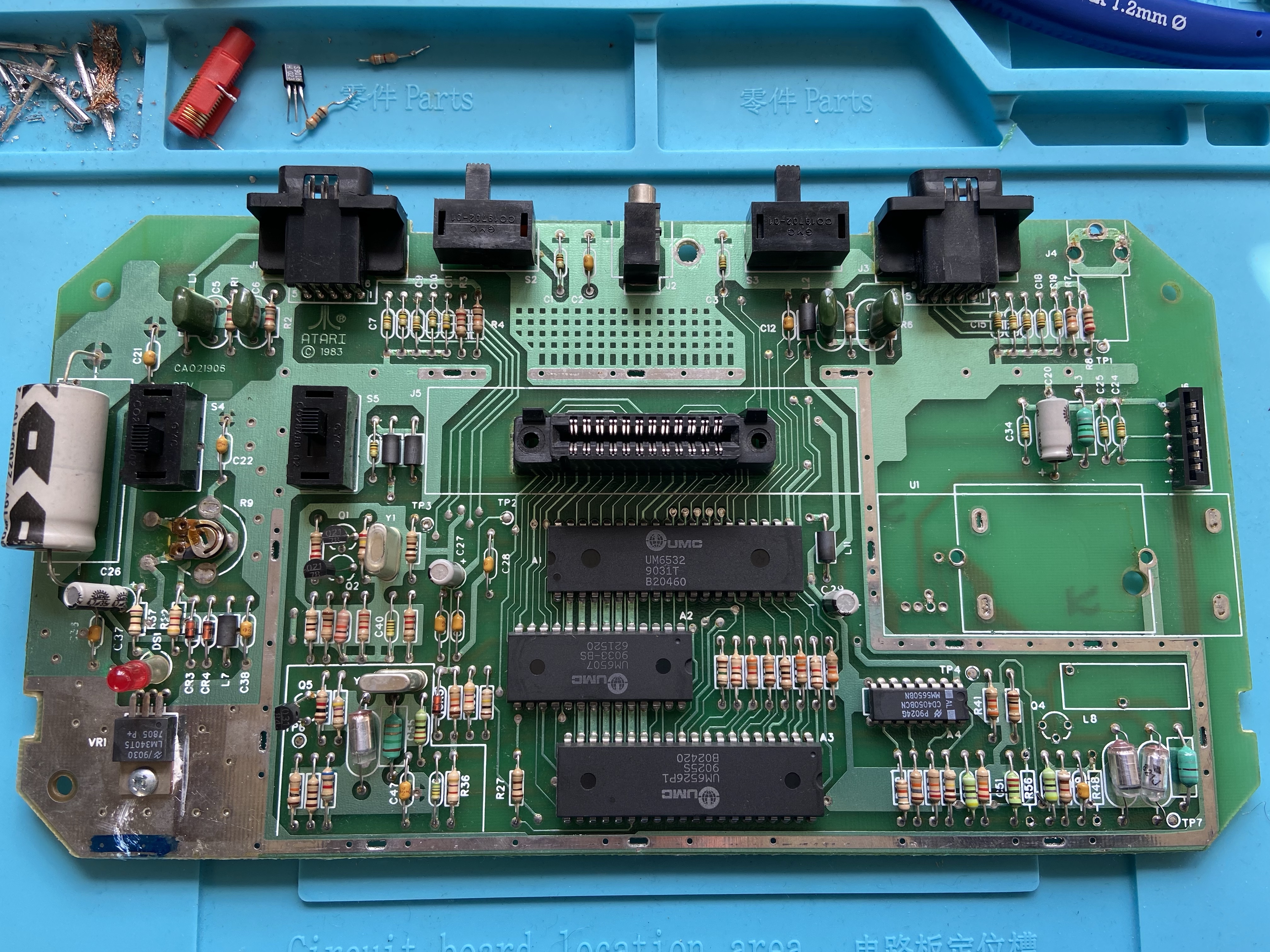 Atari 2600 Jr. main board with RF modulator and connector removed